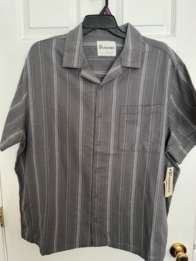 No Boundaries Men's Gray Striped Short-Sleeve Button-Up Shirt